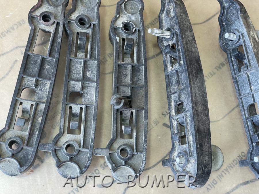 Range Rover Evoque Кронштейн переднего бампера правый BJ3217E762AC LR036189